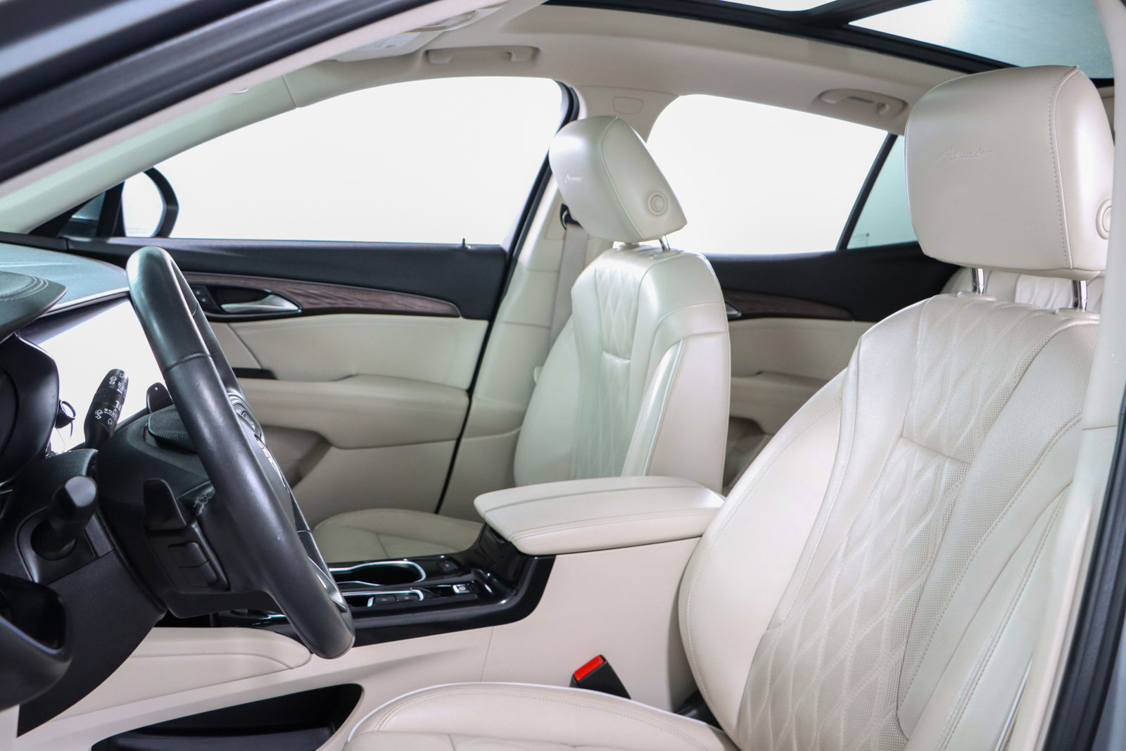 Used 2021 Buick Envision Avenir image 25