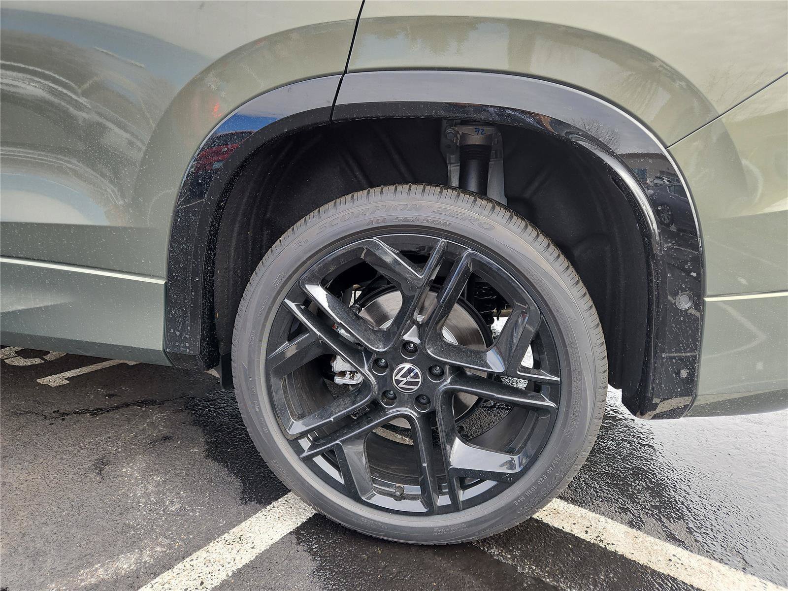 Used 2026 Volkswagen Tiguan SE R-Line AWD/4WD image 10