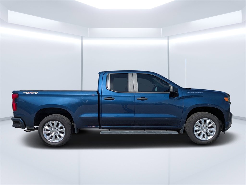 Used 2021 Chevrolet Silverado 1500 Custom image 2