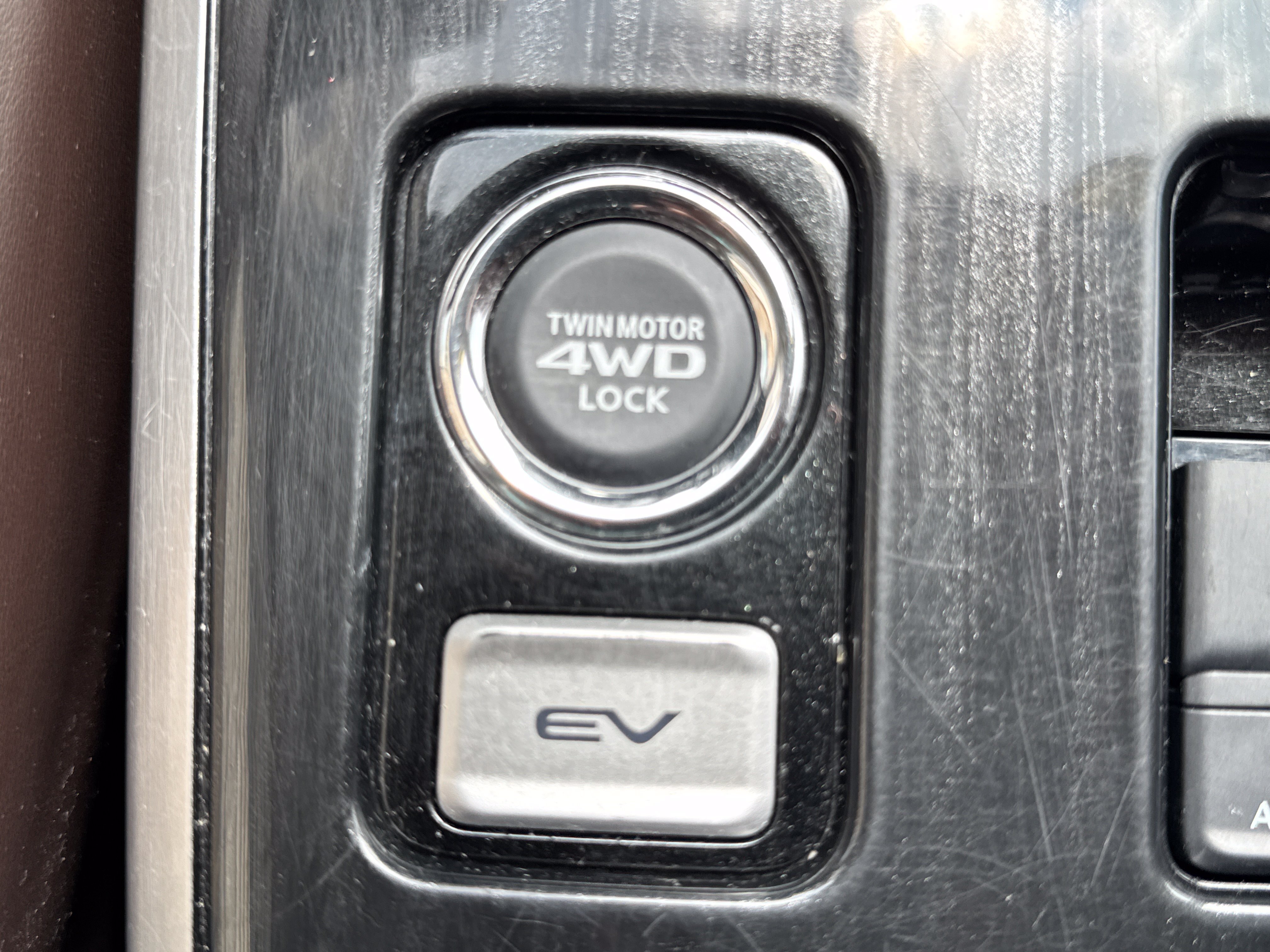 Used 2018 Mitsubishi Outlander SEL AWD/4WD image 15