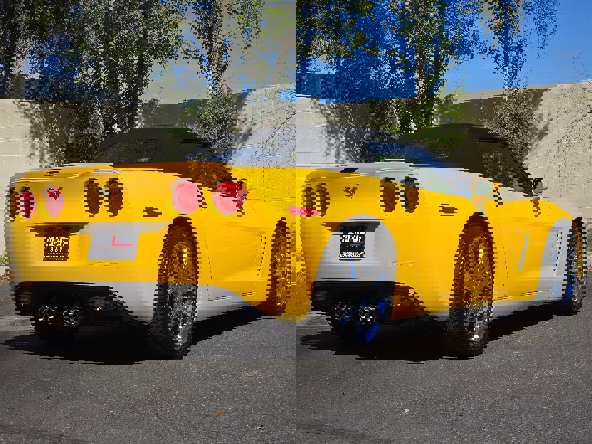 Used 2010 Chevrolet Corvette Convertible w/ Preferred Equipment Group image 12