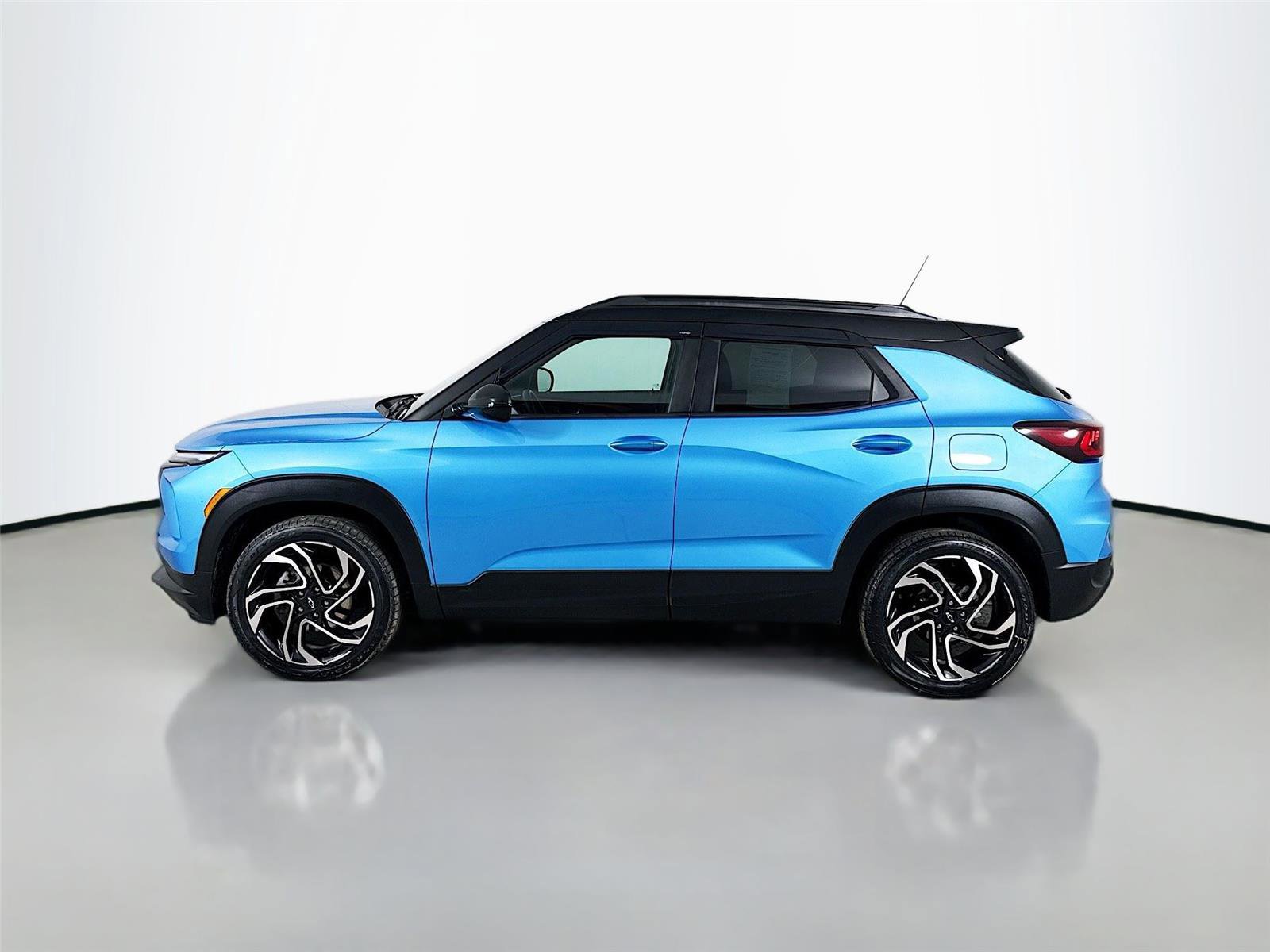 Used 2025 Chevrolet TrailBlazer RS w/ Convenience Package image 6