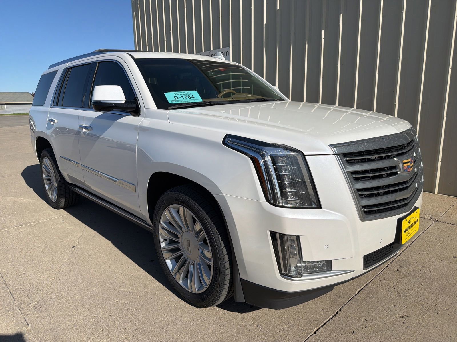 Used 2016 Cadillac Escalade Platinum AWD/4WD image 2