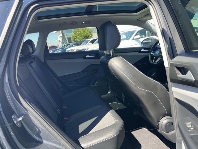 Used 2023 Volkswagen Taos SE w/ Panoramic Sunroof Package AWD/4WD image 32