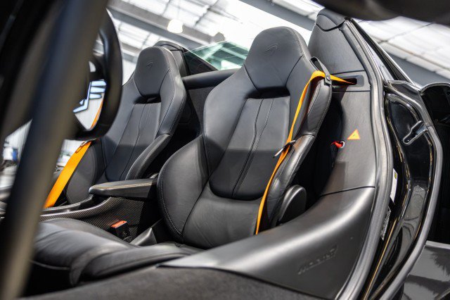 Used 2020 McLaren 600LT Spider RWD image 35