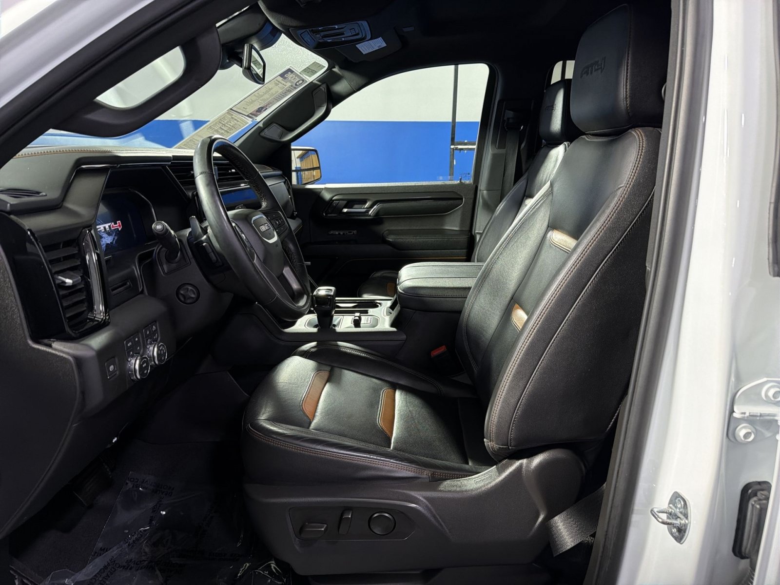 Used 2023 GMC Sierra 1500 AT4 w/ AT4 Premium Package AWD/4WD image 23