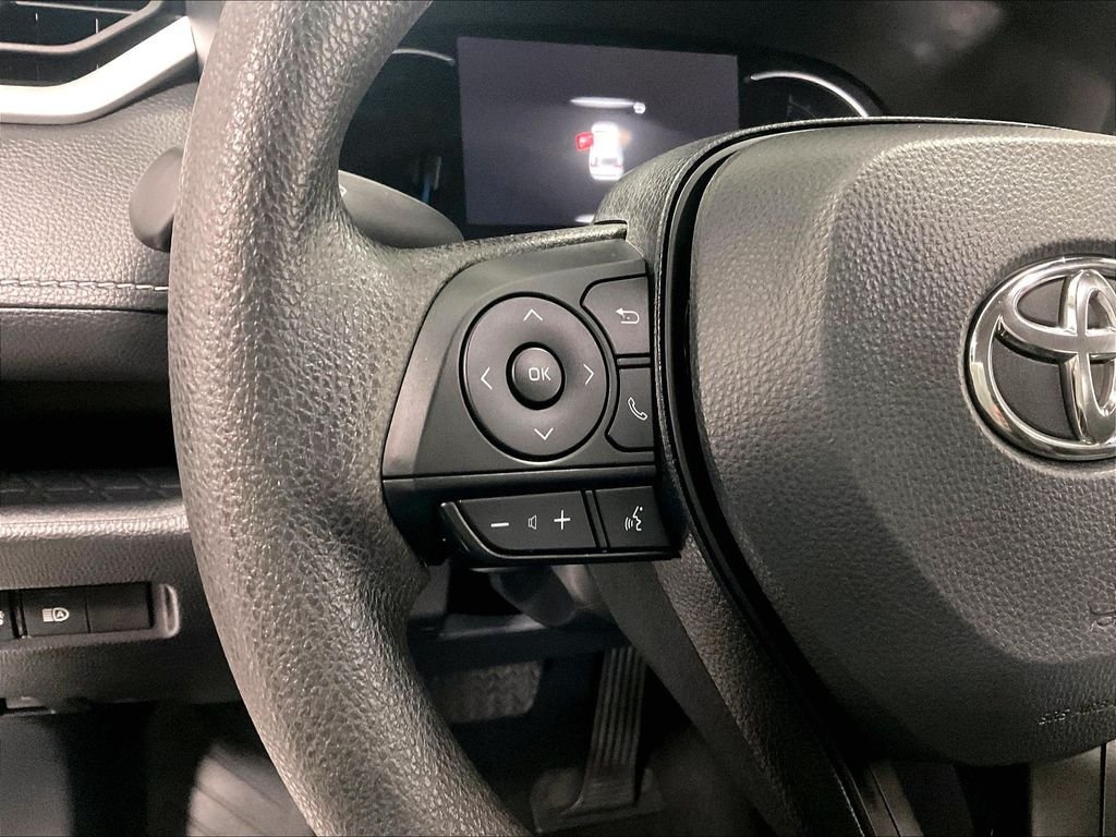 Used 2025 Toyota RAV4 XLE AWD/4WD image 23