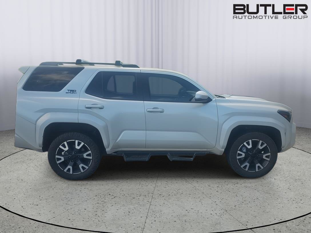 Used 2025 Toyota 4Runner TRD Sport AWD/4WD image 5