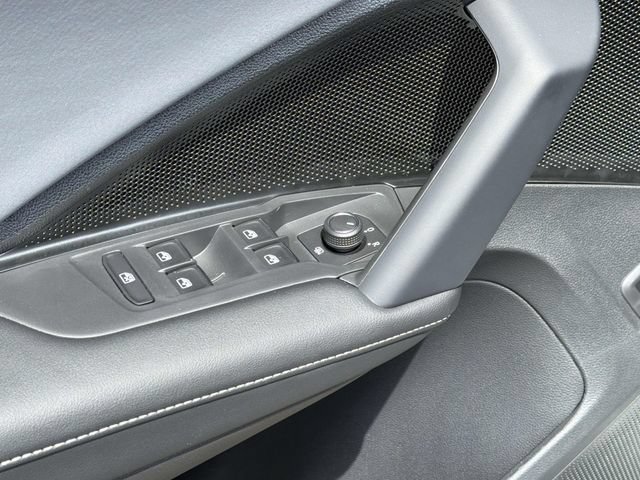 New 2026 Volkswagen Tiguan SE R-Line FWD image 24
