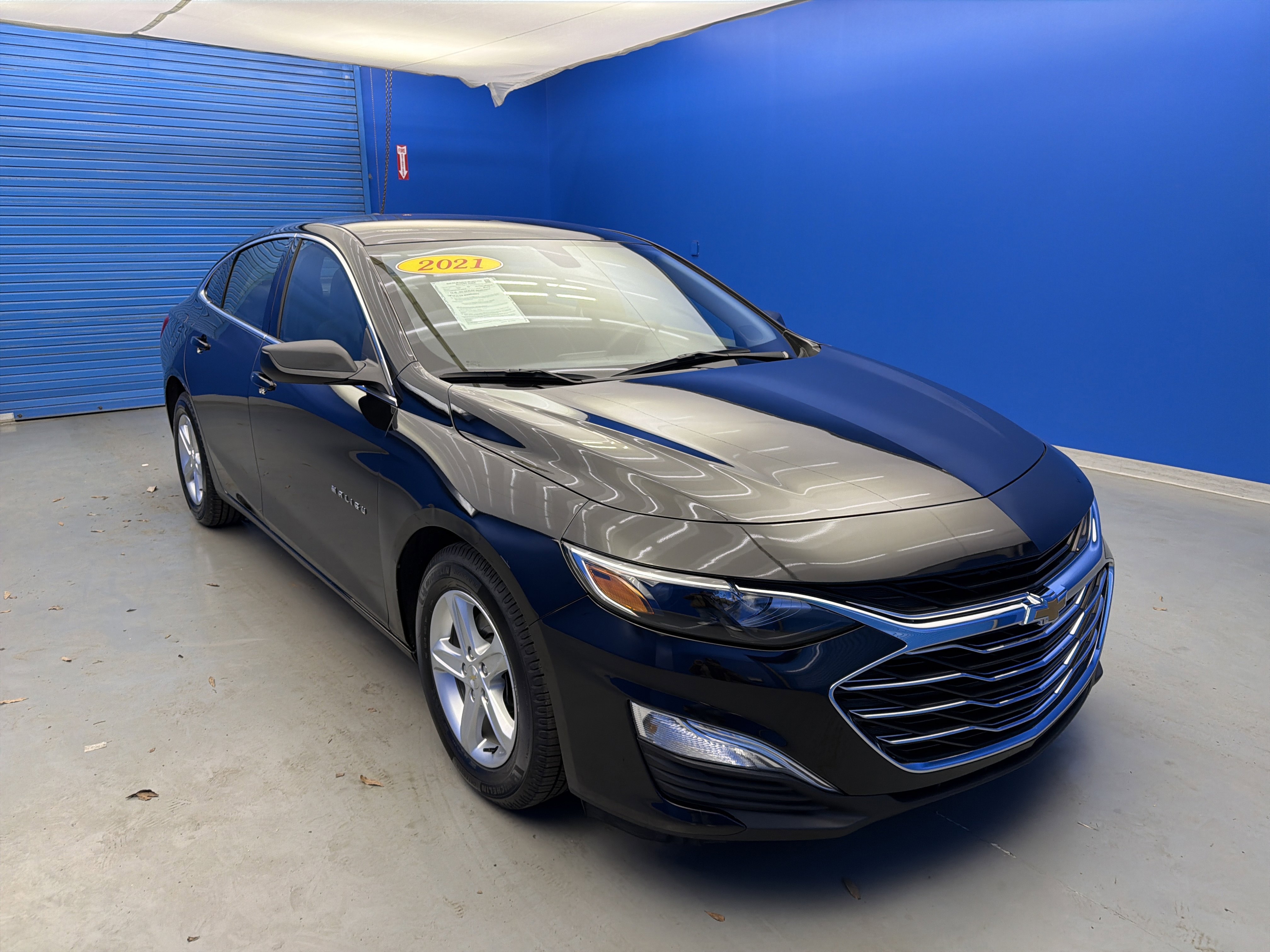 Used 2021 Chevrolet Malibu LS image 2