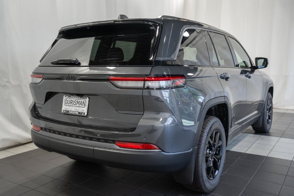 New 2026 Jeep Grand Cherokee Altitude AWD/4WD image 4