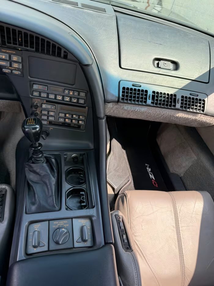 Used 1990 Chevrolet Corvette ZR-1 RWD image 24