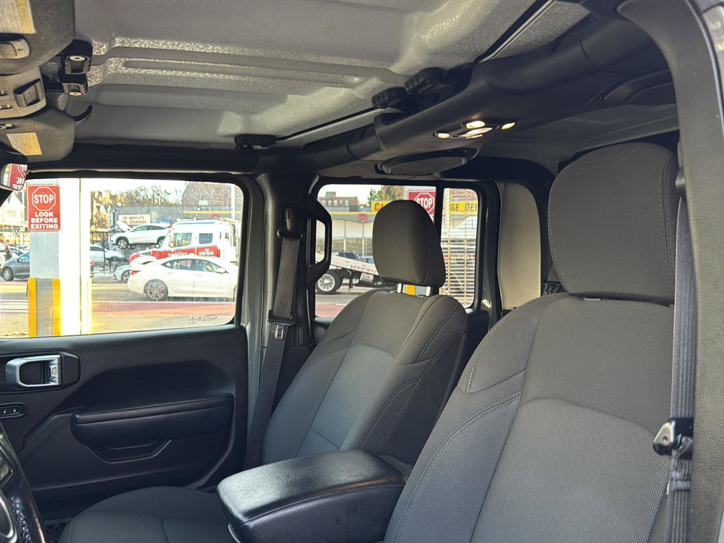 Used 2022 Jeep Gladiator Sport image 16