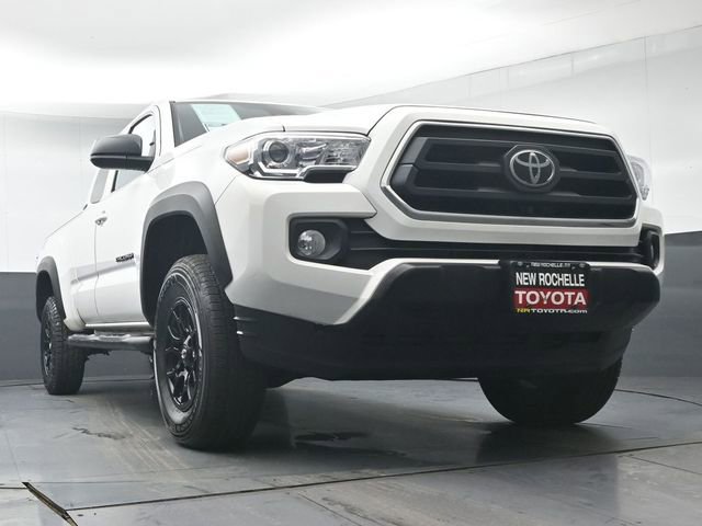 Used 2023 Toyota Tacoma SR5 AWD/4WD image 34