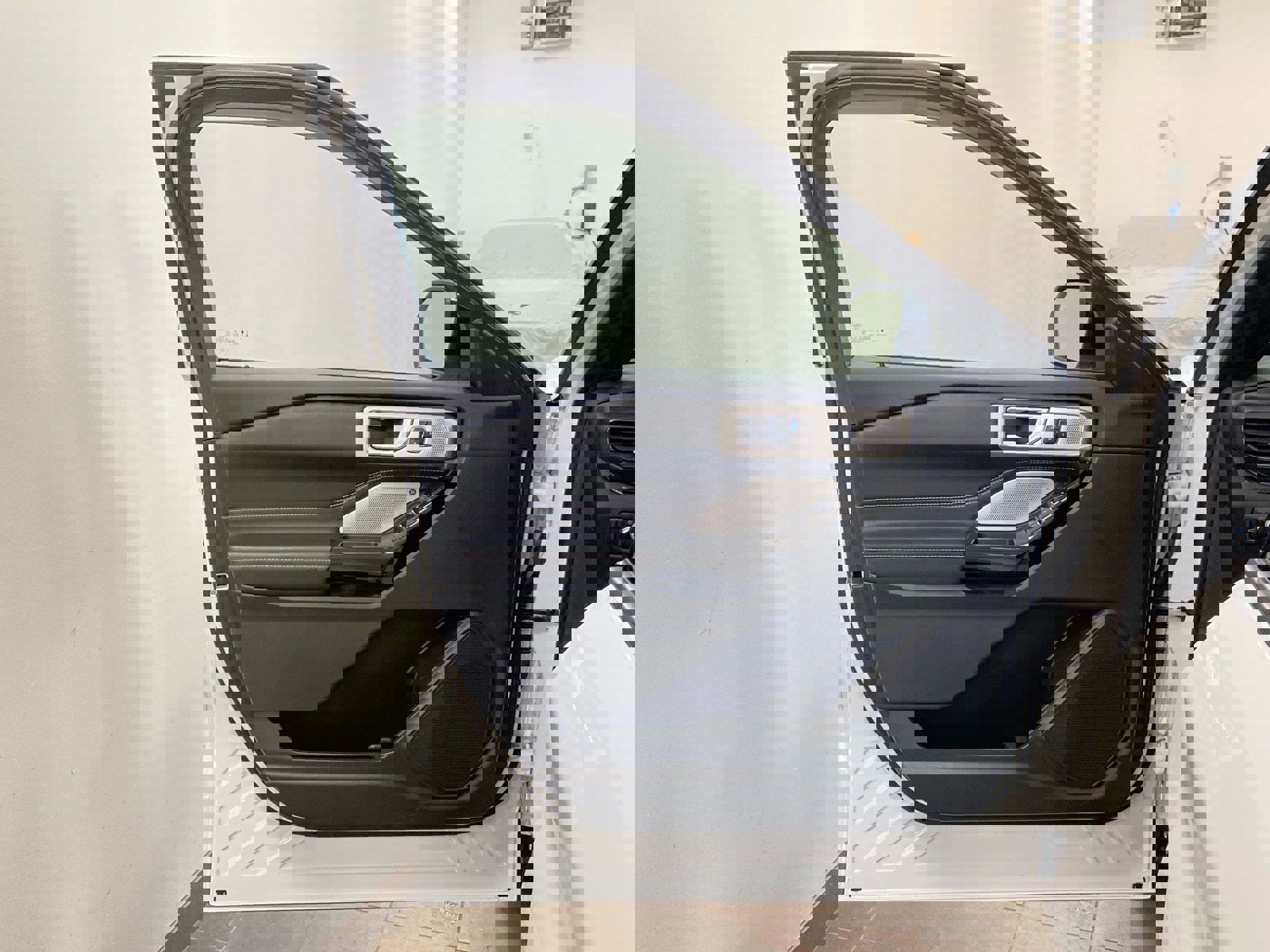 Used 2023 Ford Explorer ST w/ Equipment Group 401A image 15