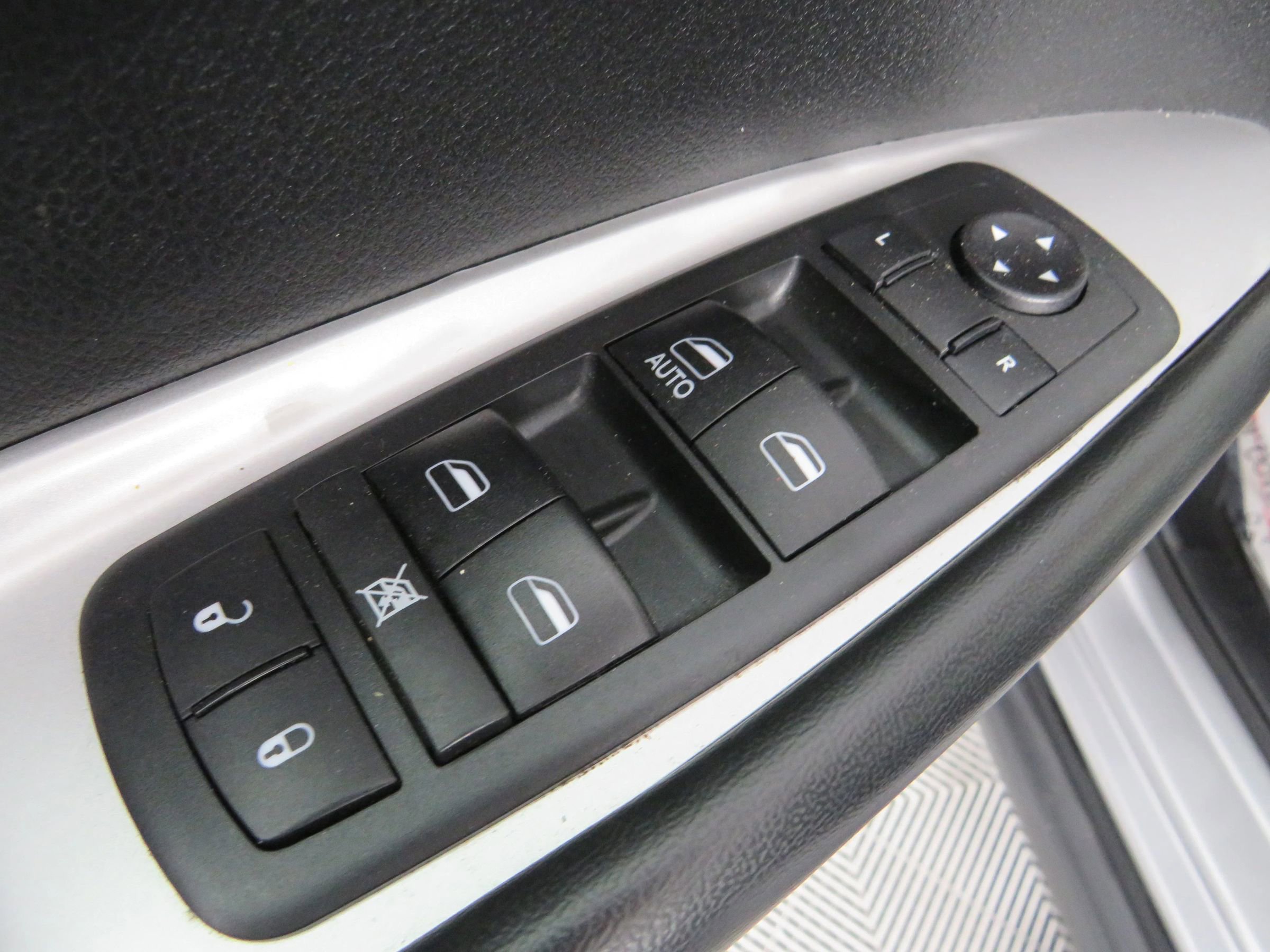 Used 2019 Dodge Journey SE w/ Blacktop Package FWD image 40