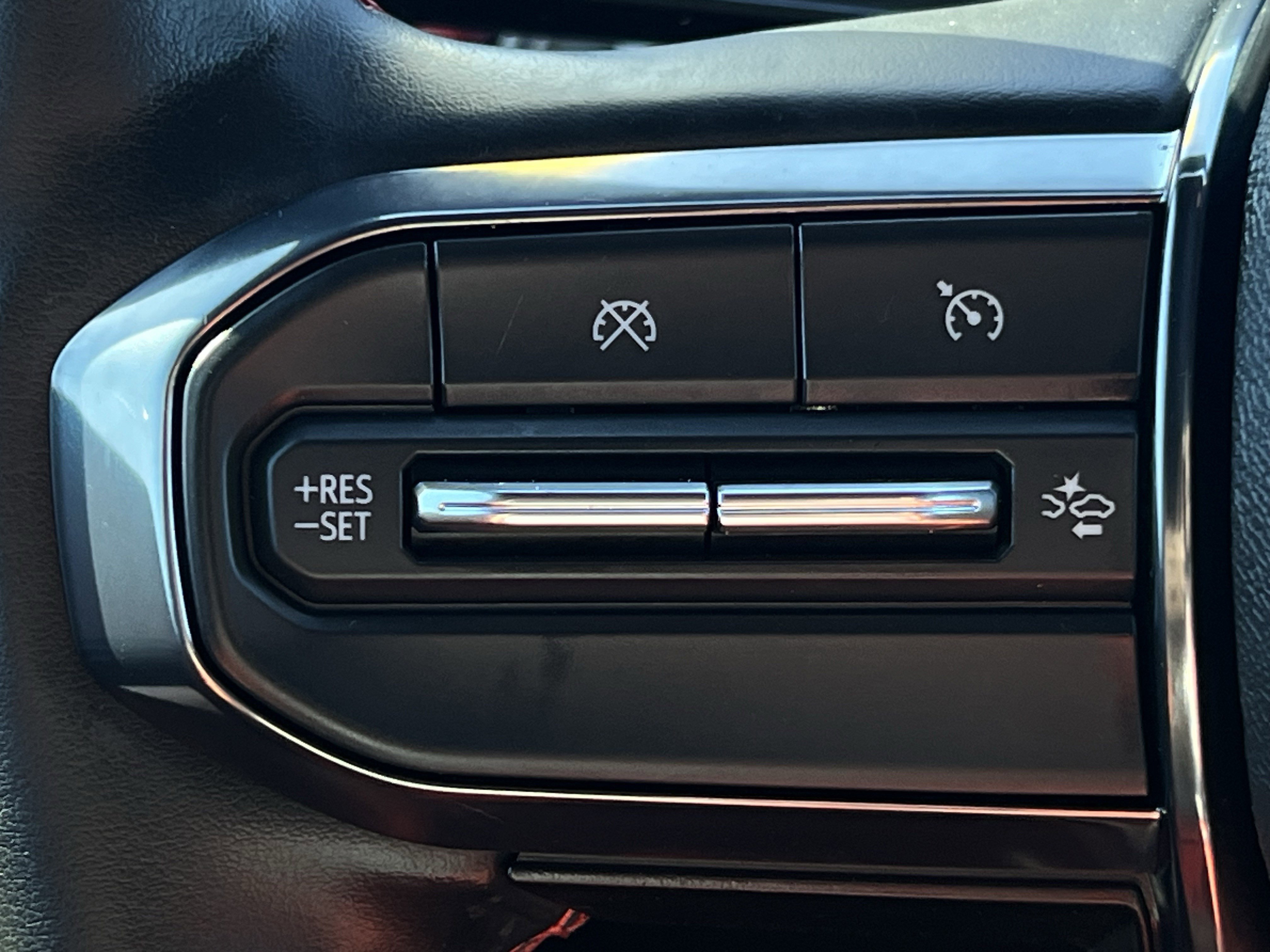 Used 2023 GMC Canyon AT4X image 12