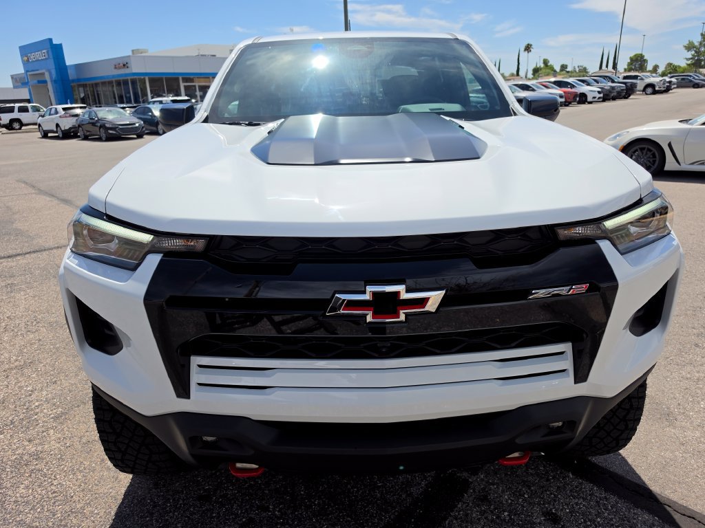 New 2026 Chevrolet Colorado ZR2 w/ Technology Package AWD/4WD image 8