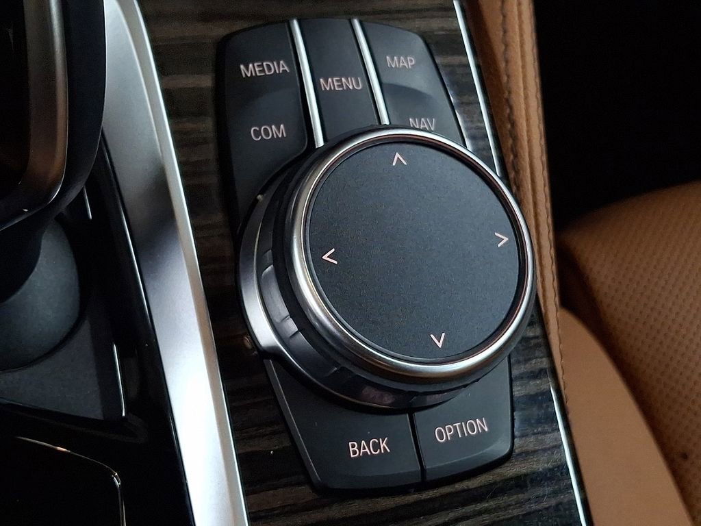 Certified 2023 BMW 530i xDrive w/ M Sport Package image 22