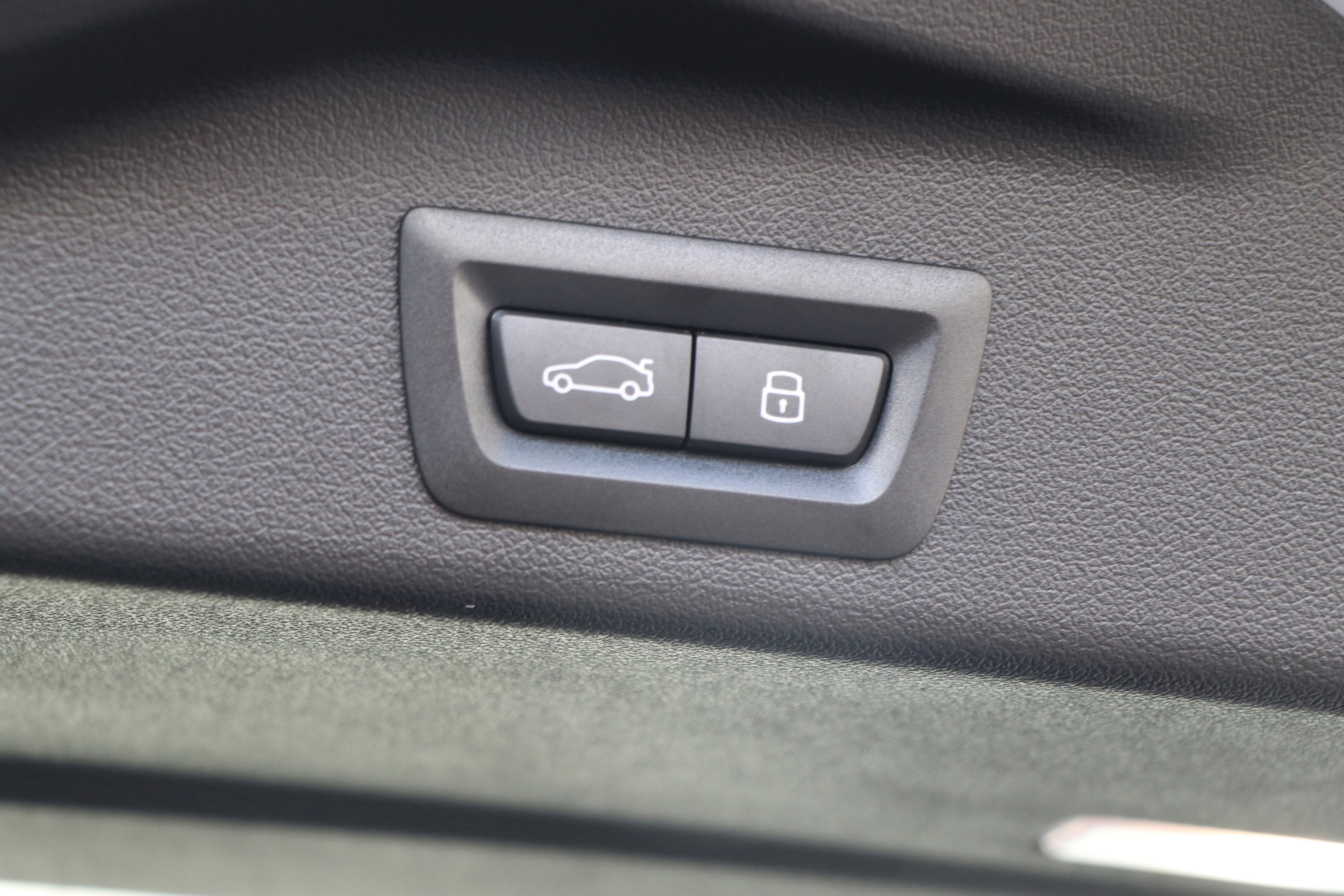 Used 2026 BMW X5 xDrive50e w/ Parking Assistance Package image 38