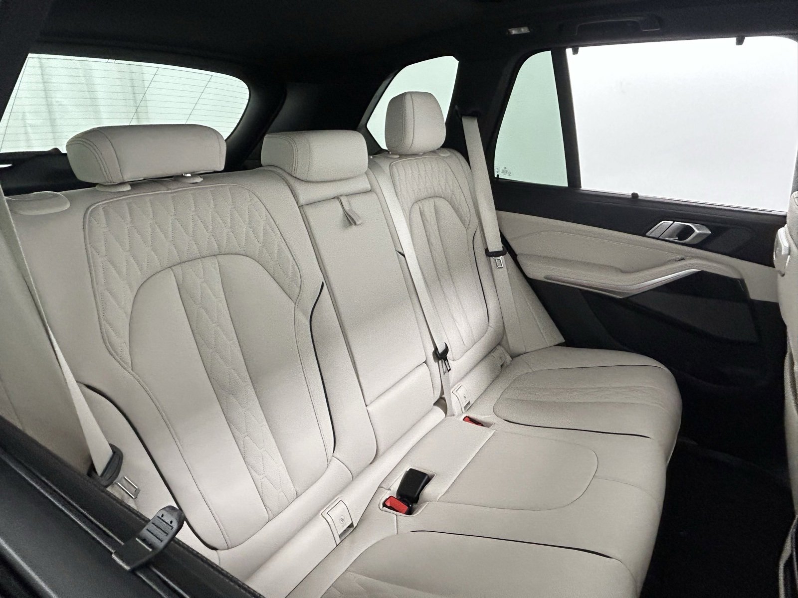 Used 2025 BMW X5 M60i image 41