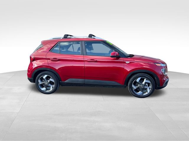 Used 2023 Hyundai Venue SEL image 4