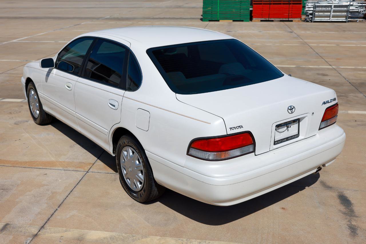 Used 1996 Toyota Avalon XL FWD image 5