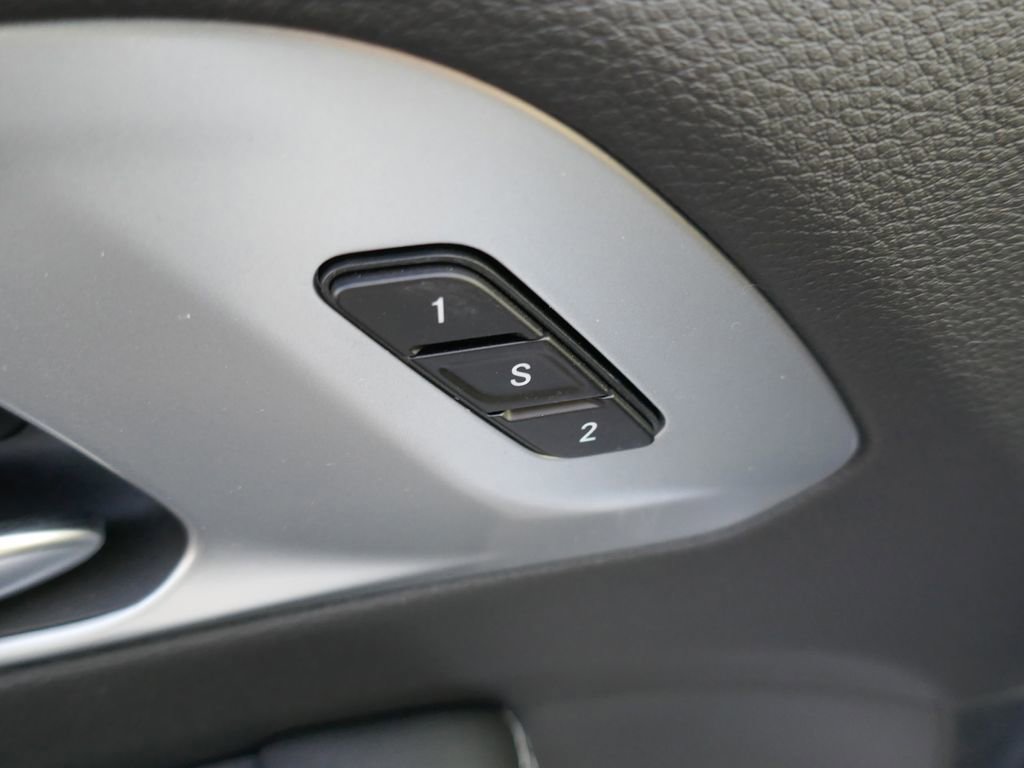 New 2026 Chrysler Pacifica Limited w/ Uconnect Theater Family Group image 26