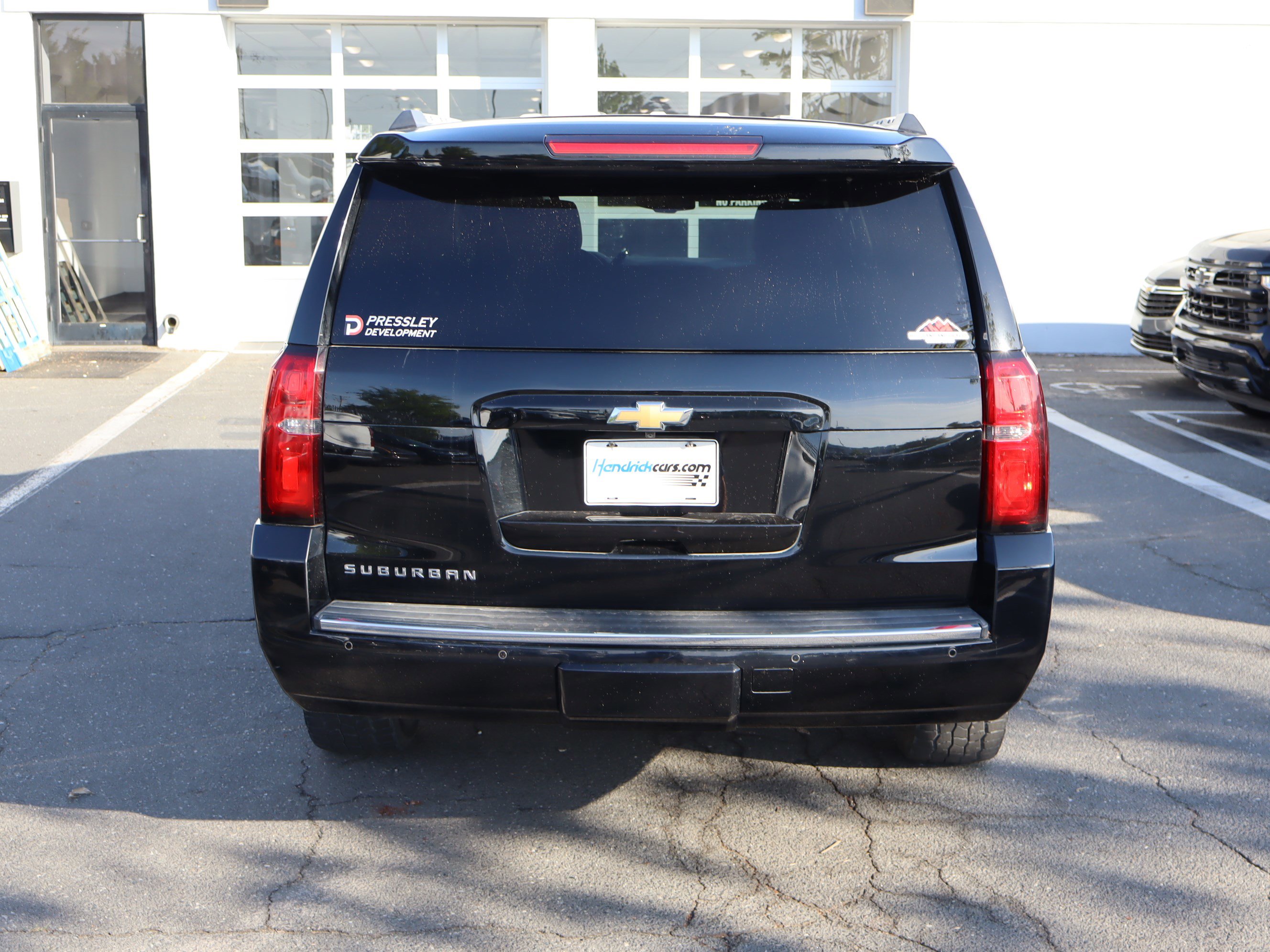 Used 2016 Chevrolet Suburban LTZ RWD image 9