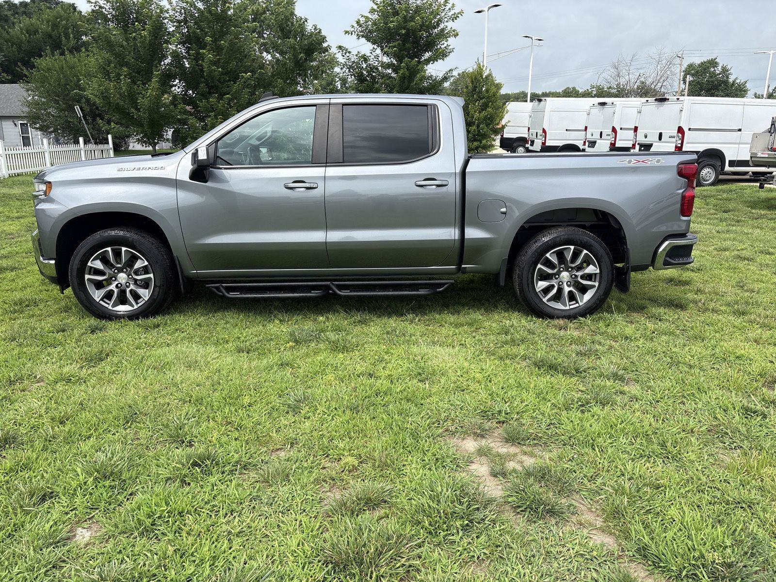 Used 2021 Chevrolet Silverado 1500 LT AWD/4WD image 8