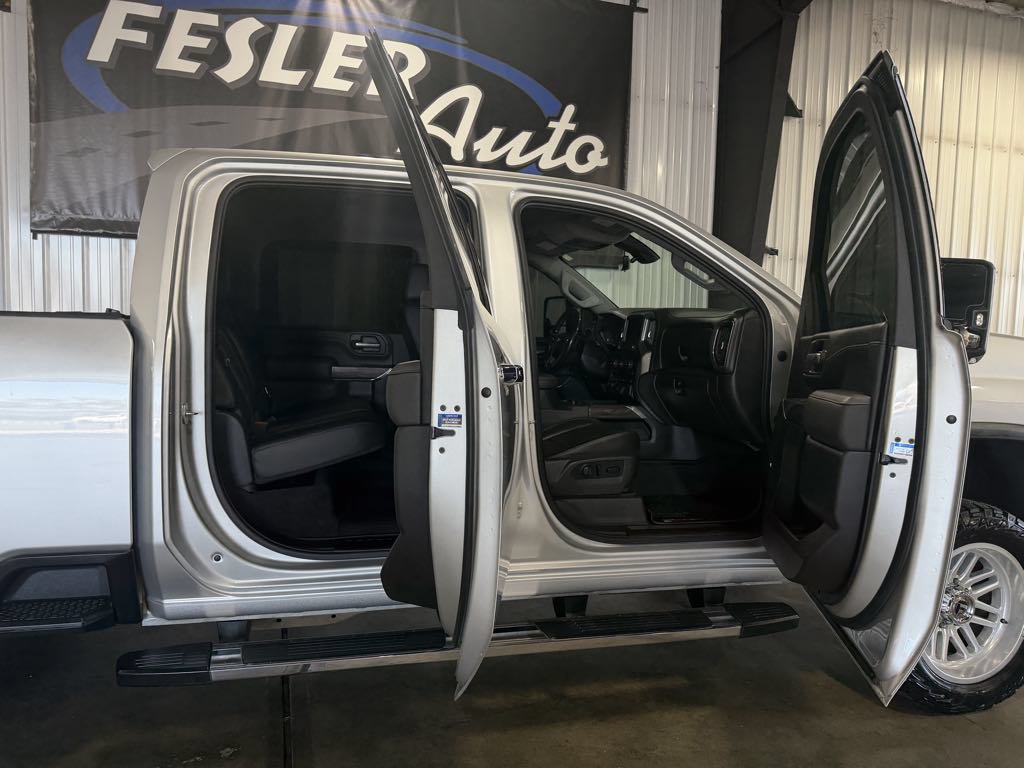 Used 2020 Chevrolet Silverado 2500 LTZ w/ LTZ Premium Package AWD/4WD image 4