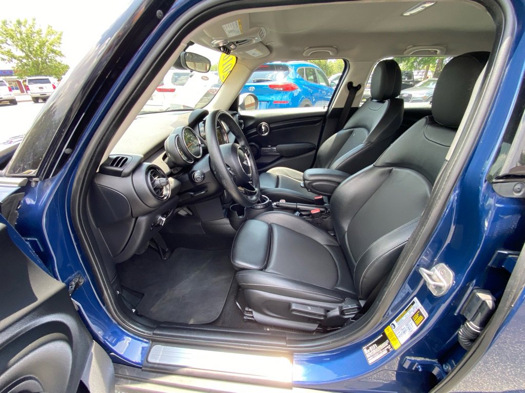 Used 2016 MINI Cooper 4-Door Hardtop image 31