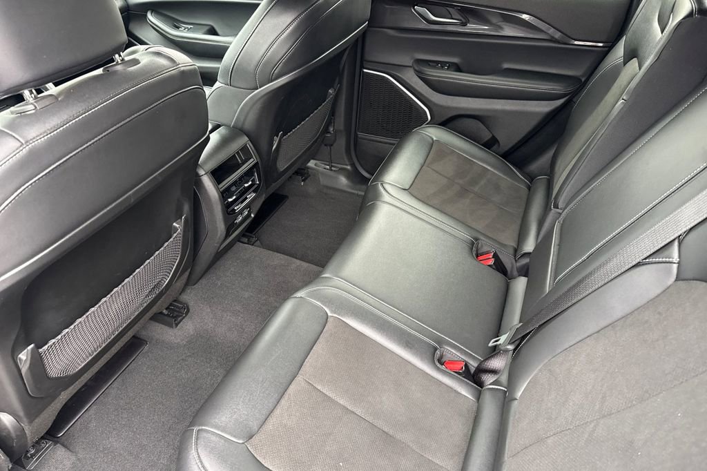 Used 2022 Jeep Grand Cherokee Altitude image 6