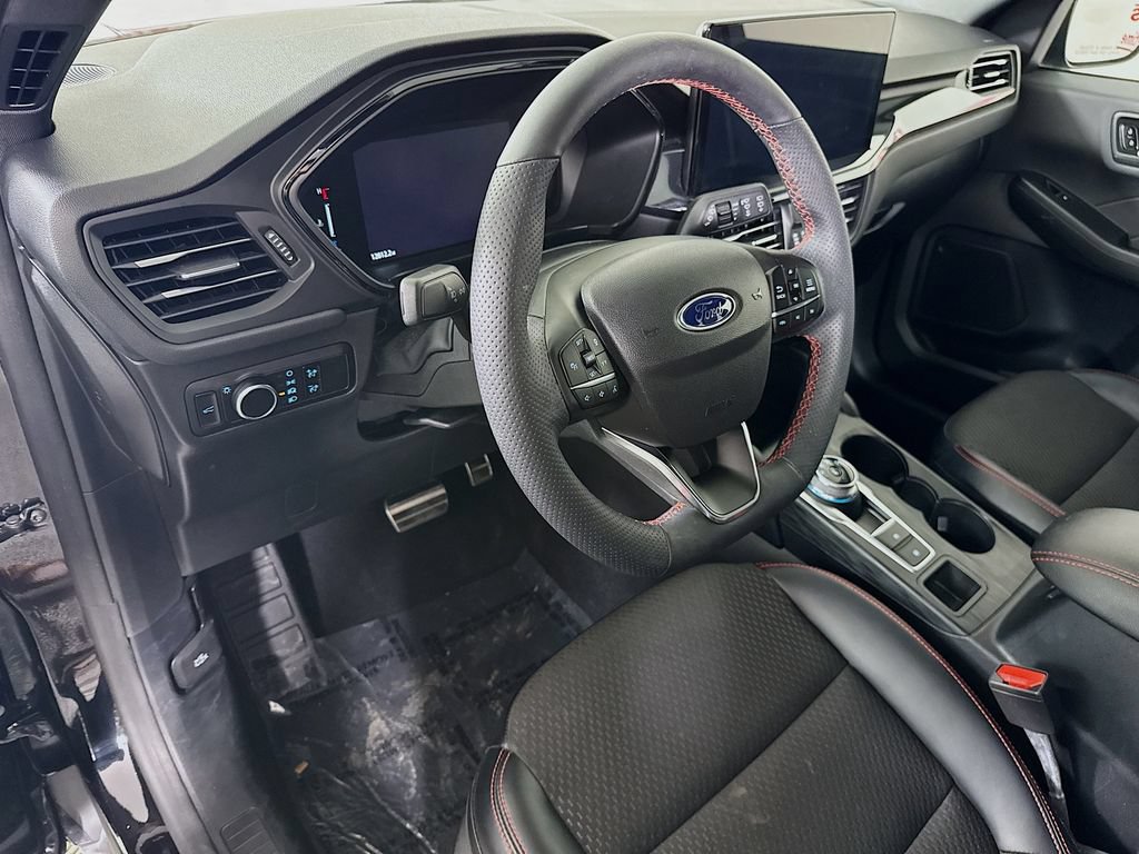 Used 2023 Ford Escape ST-Line w/ Tech Pack #1 FWD image 16