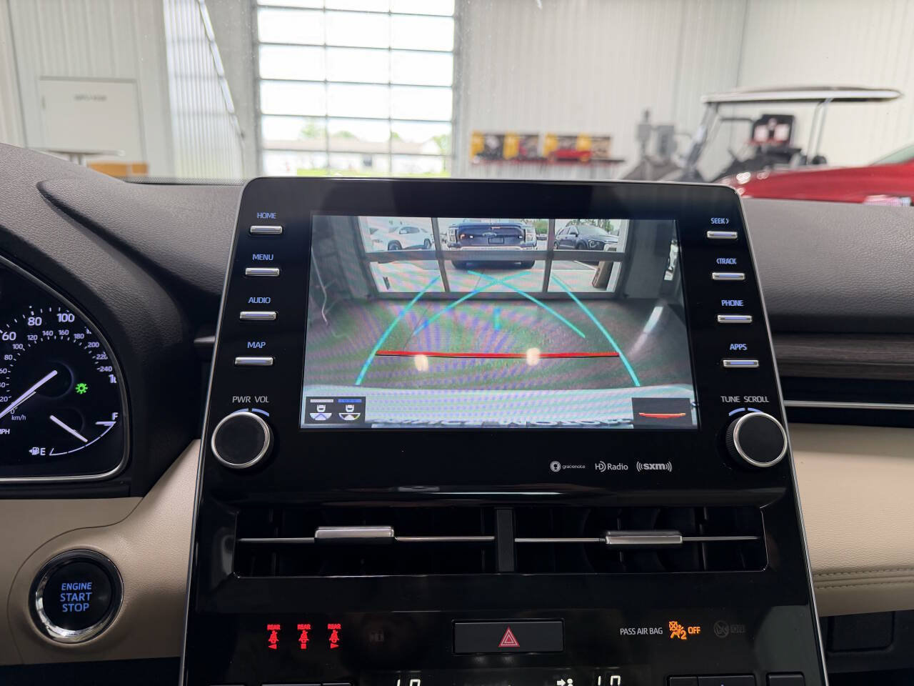 Used 2021 Toyota Avalon XLE FWD image 19