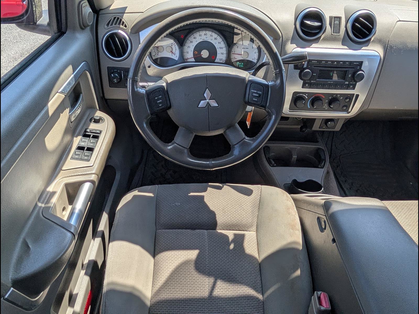 Used 2006 Mitsubishi Raider DuroCross AWD/4WD image 8