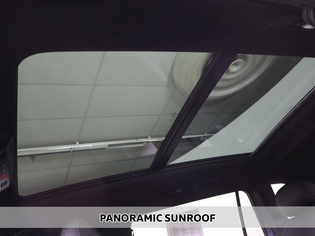 Used 2019 Volkswagen Tiguan SEL Premium R-Line image 4