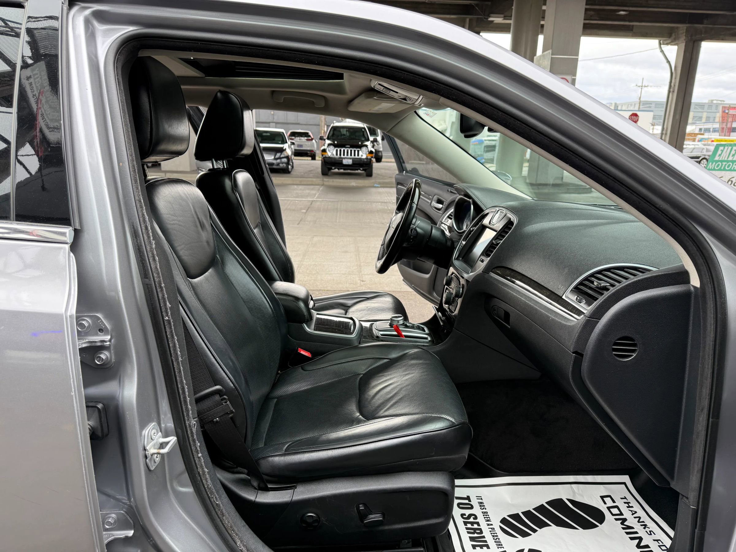 Used 2016 Chrysler 300 C w/ Safetytec Plus Group AWD/4WD image 22