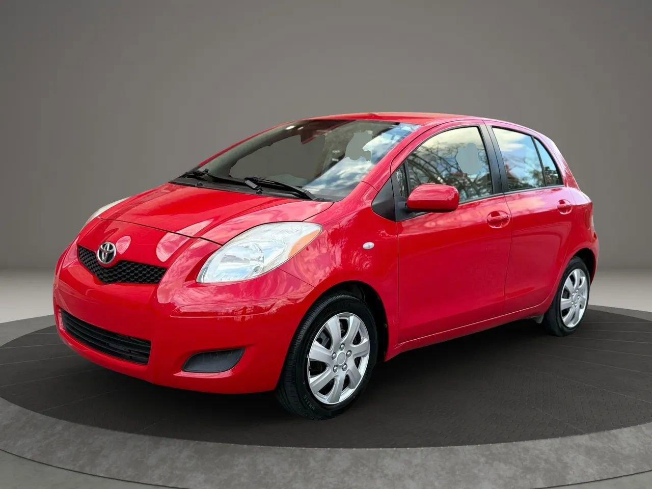Used 2010 Toyota Yaris 4-Door Hatchback