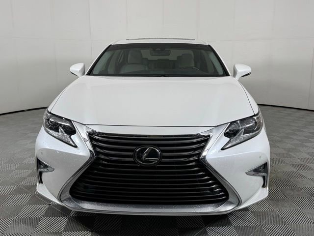 Used 2018 Lexus ES 350 350 w/ Luxury Package w/Wood Trim image 10