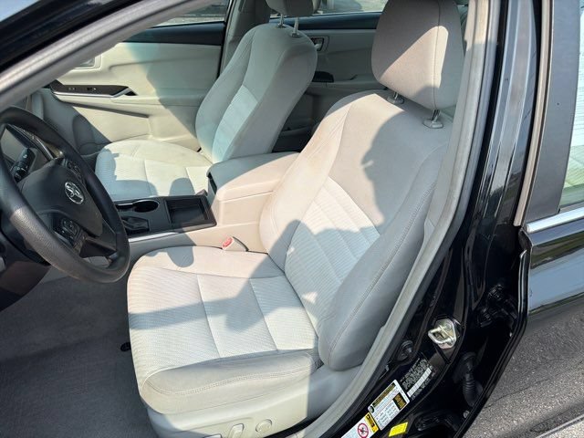 Used 2017 Toyota Camry LE FWD image 16