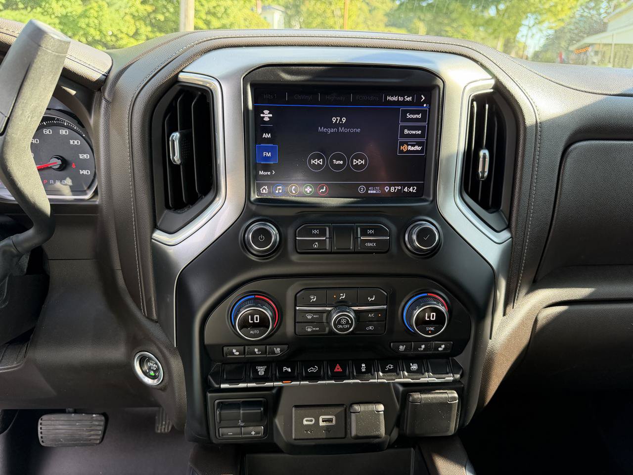 Used 2020 Chevrolet Silverado 2500 LTZ w/ LTZ Plus Package AWD/4WD image 26