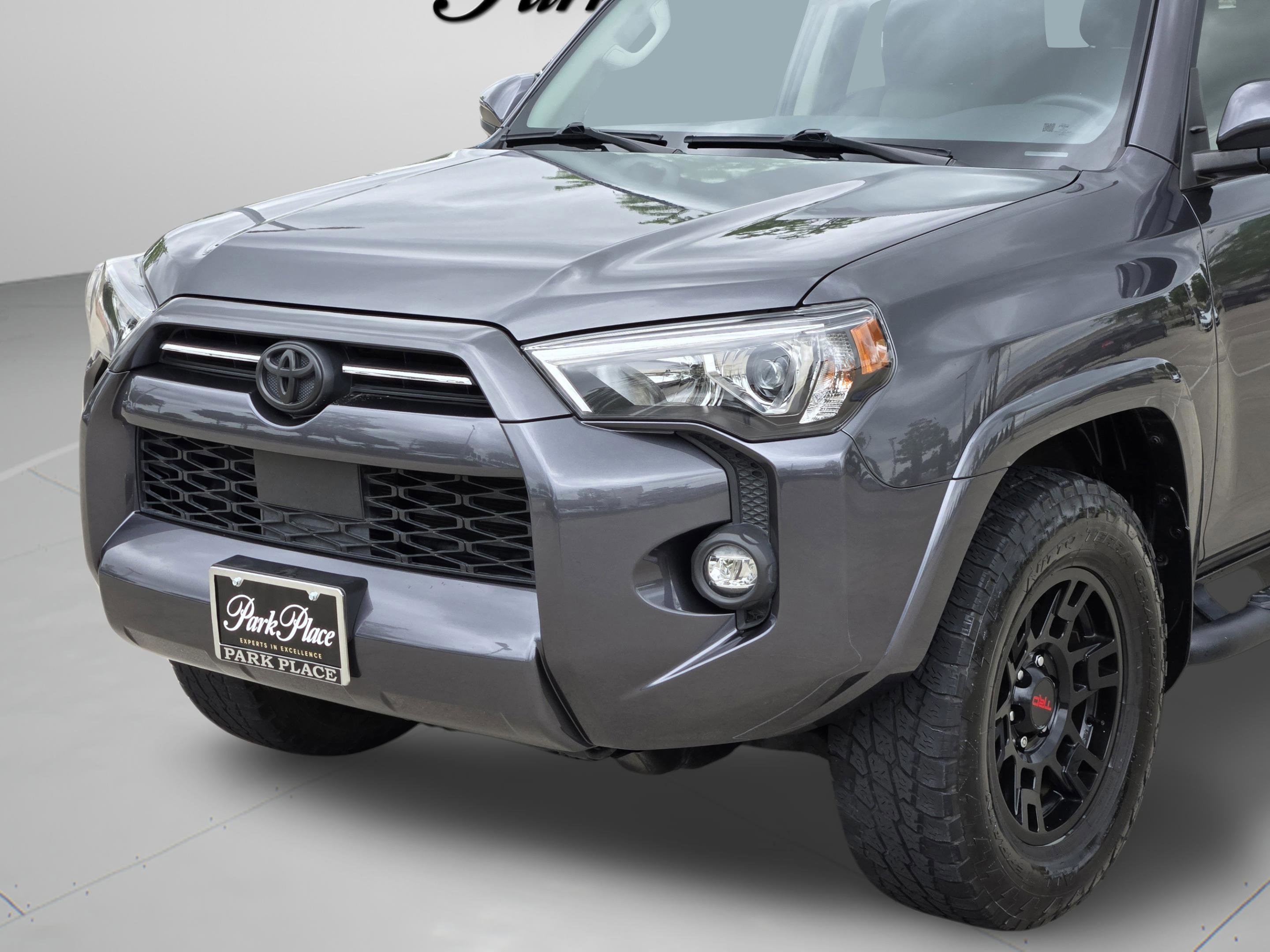 Used 2022 Toyota 4Runner SR5 Premium w/ Moonroof Package AWD/4WD image 36