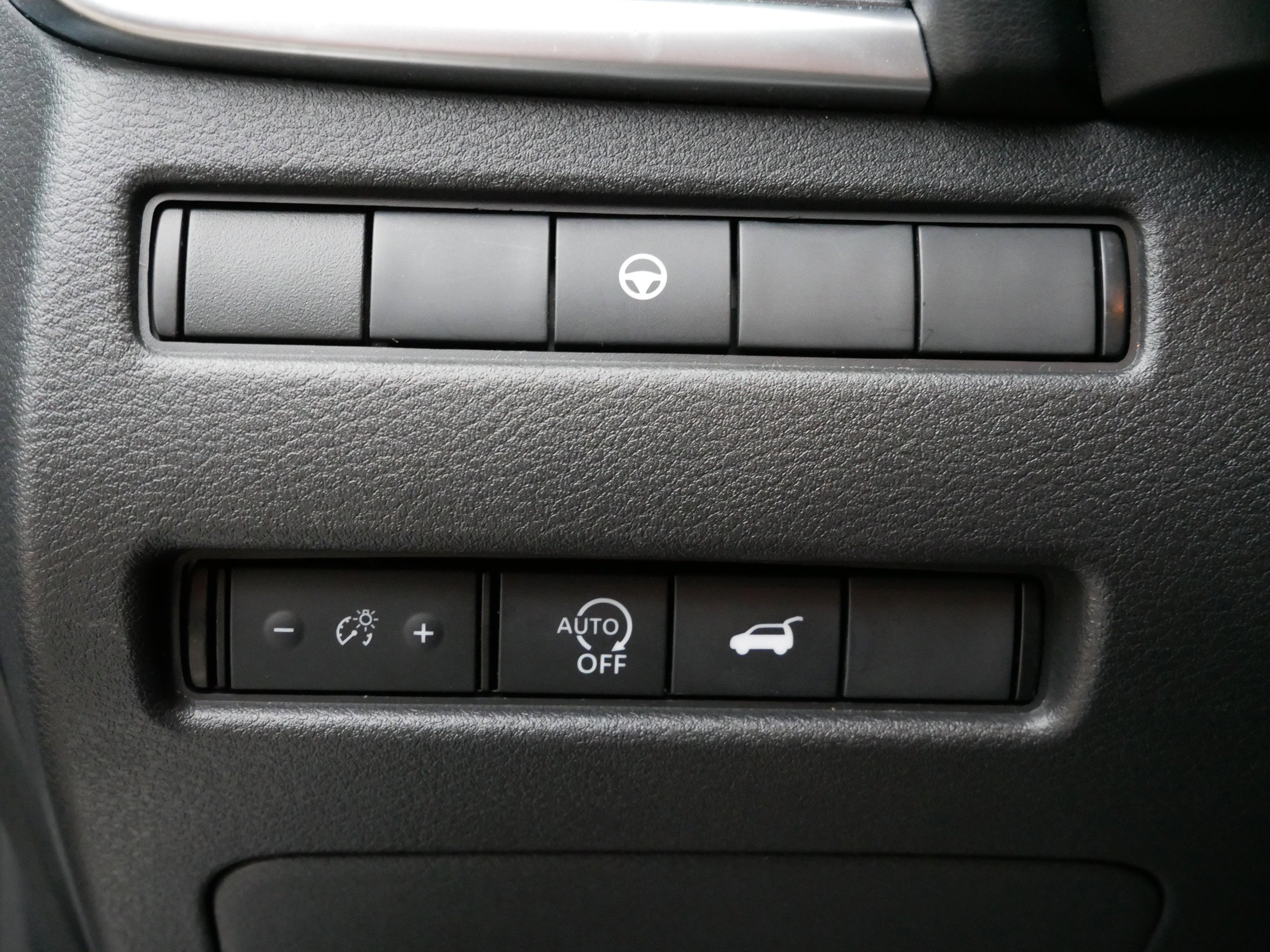 Used 2024 Nissan Rogue SV image 16