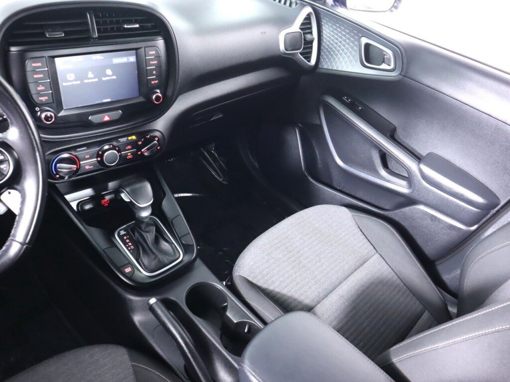 Used 2020 Kia Soul GT-Line FWD image 30