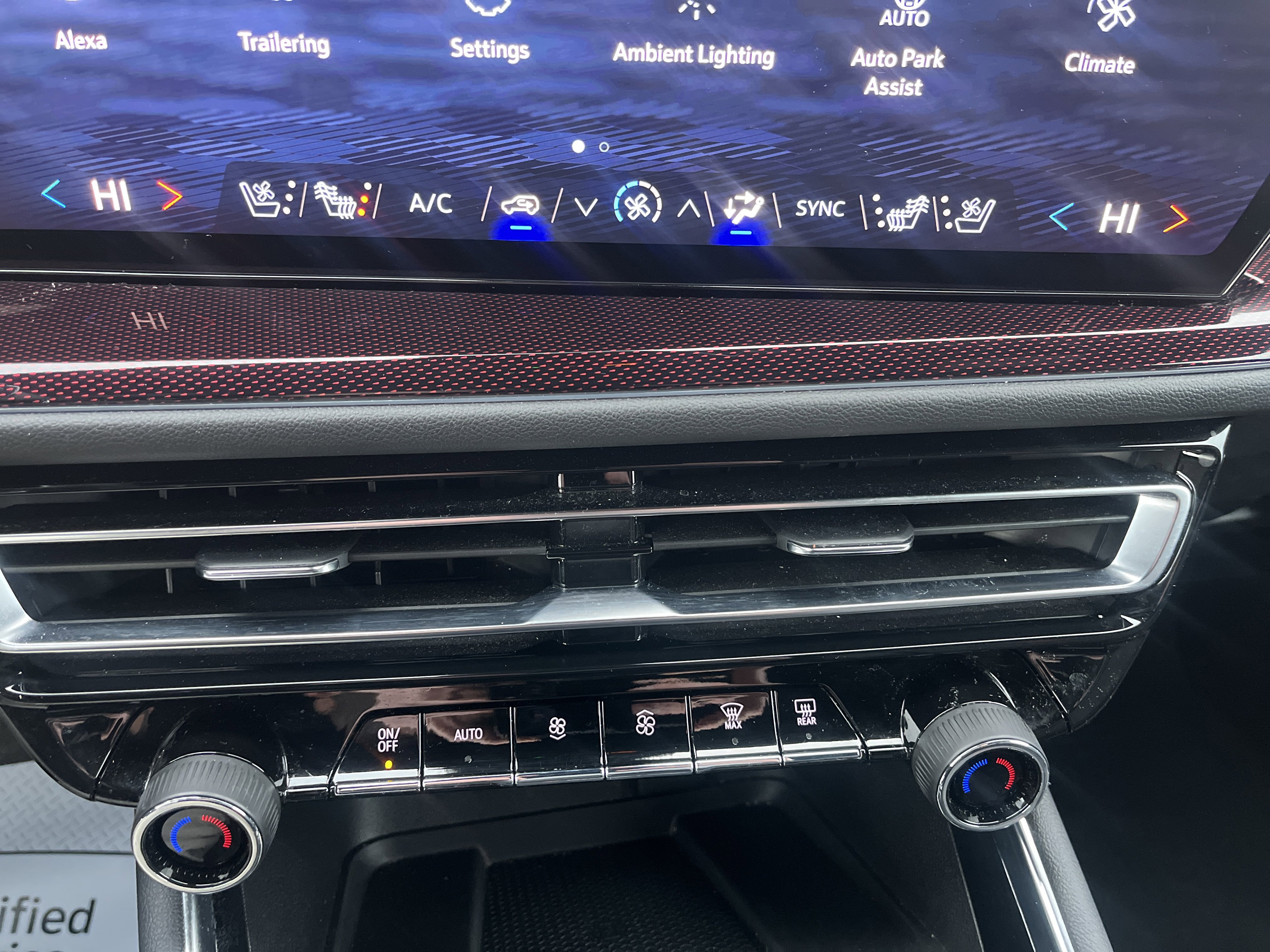 Used 2024 Chevrolet Traverse RS w/ LPO, Floor Liner Package image 34