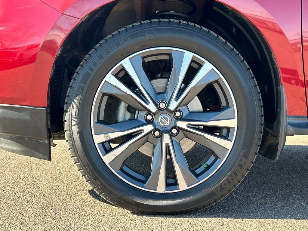 Used 2020 Nissan Pathfinder Platinum image 30