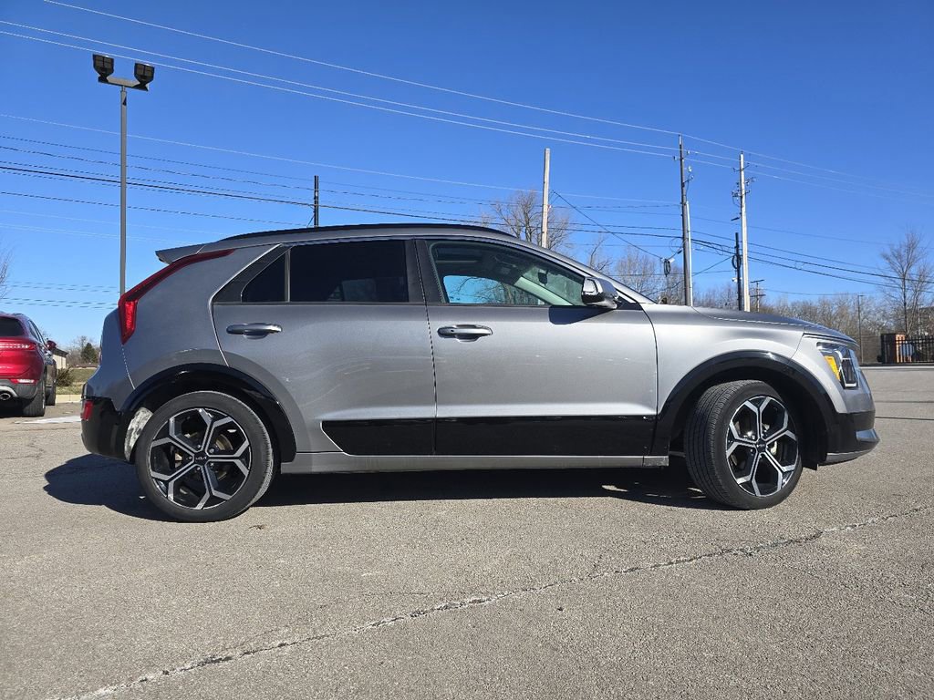 Used 2023 Kia Niro EX Touring image 17