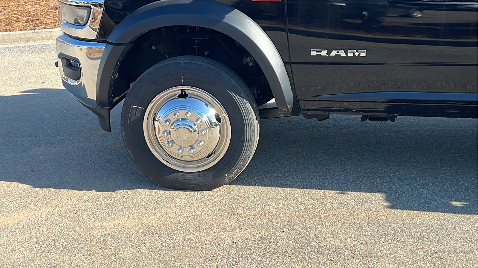 New 2025 RAM 5500 4x4 Crew Cab image 12