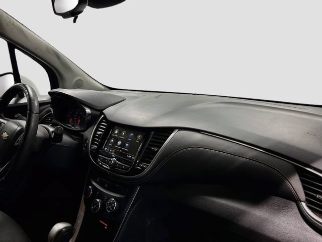 Used 2018 Chevrolet Trax LT w/ LT Convenience Package AWD/4WD image 22